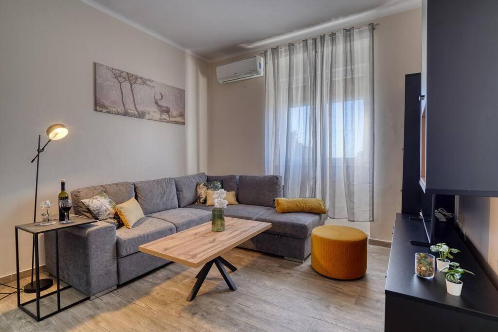 Cozy Modern Apartment Rijeka Exterior photo