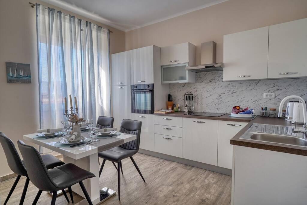 Cozy Modern Apartment Rijeka Exterior photo