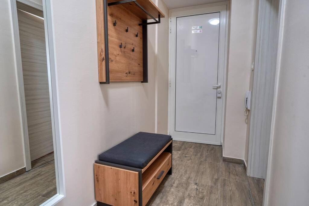 Cozy Modern Apartment Rijeka Exterior photo